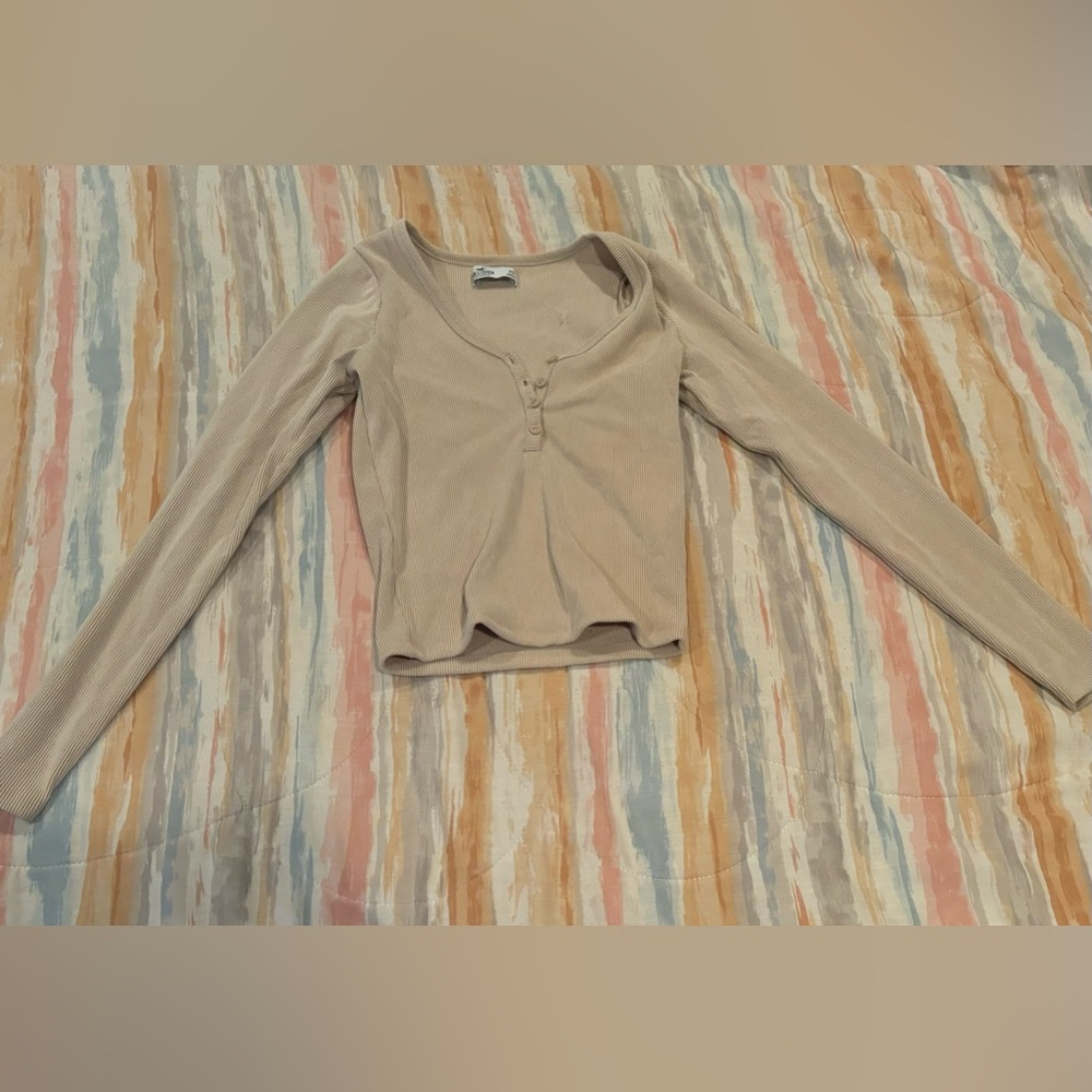 Ribbed Hollister tan/beige long sleeve top